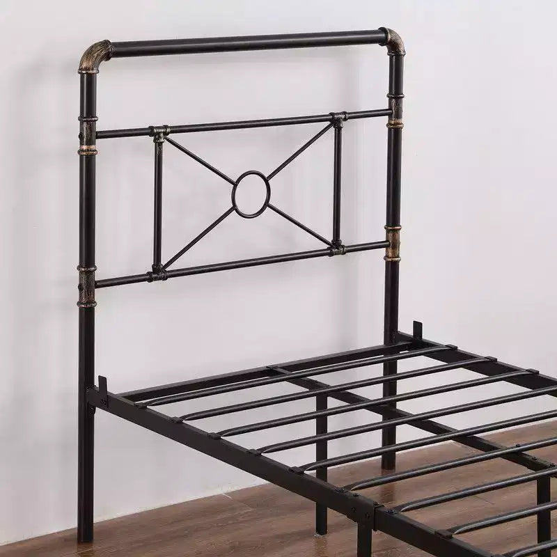 Cadre de lit double moderne en tuyaux de fer avec motif en croix