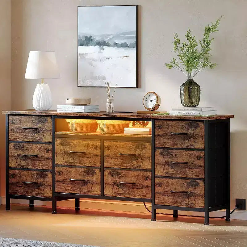Meuble TV pour téléviseur de 65 à 75 pouces, commode longue à 10 tiroirs avec prises de courant et éclairage LED, meuble TV de 160 cm avec tiroirs de rangement