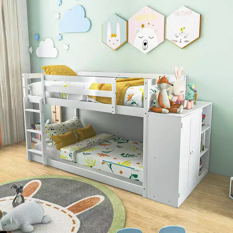 Costway Lit superposé double en bois avec étagères de rangement, échelle et barrières pour enfants, blanc